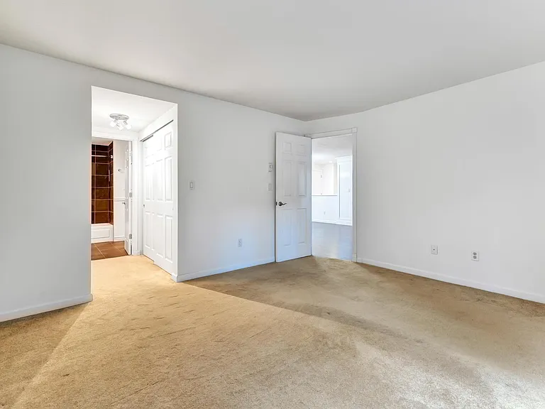 424 102nd Ave SE #107 — Photo 8