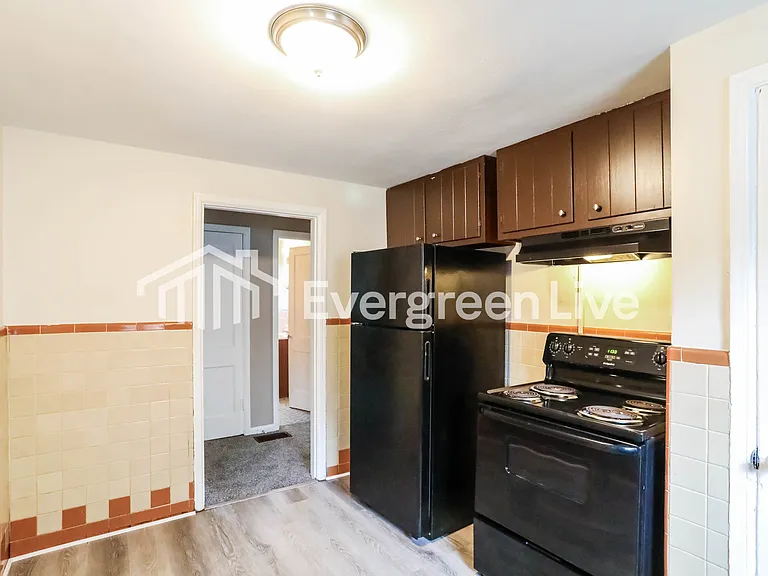 1557 Pasadena Ave — Photo 6