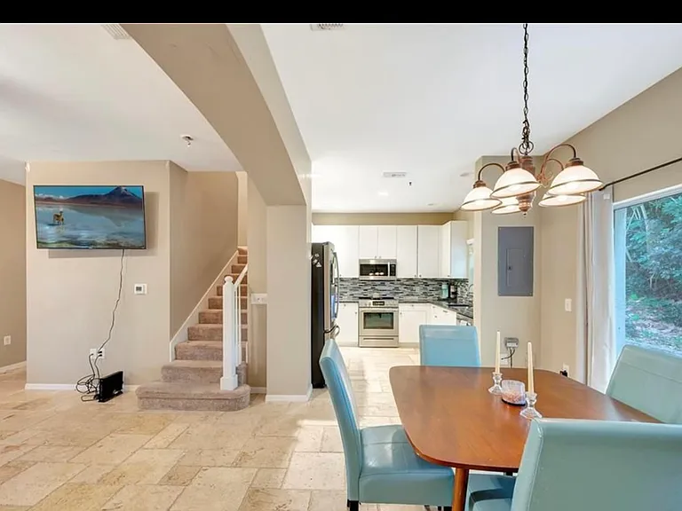 3258 Tamara Dr #8 — Photo 2