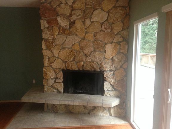 5th image of 8014 Lakeridge Dr SE
