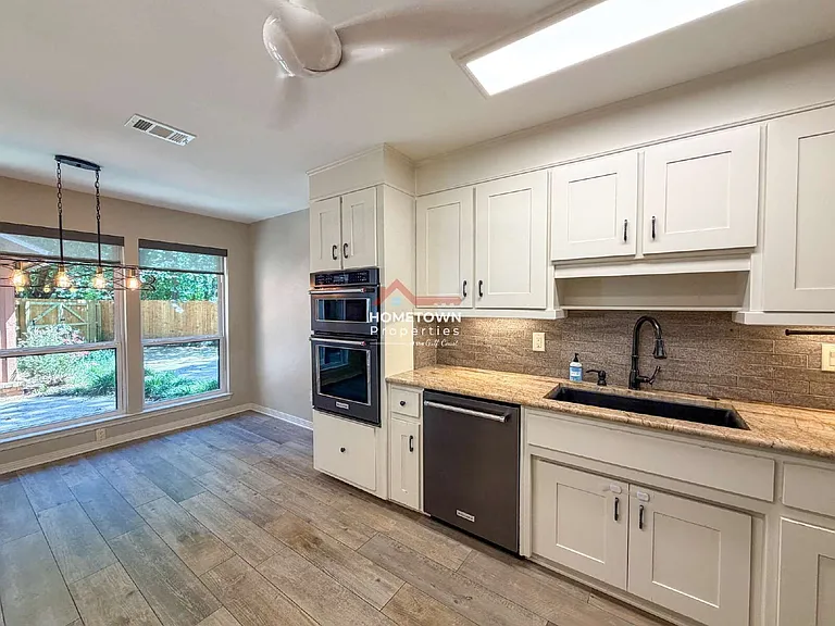 7707 Beechwood Dr — Photo 12