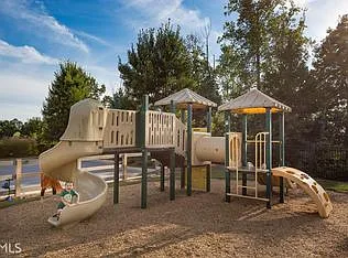 92 Greenfield Dr — Photo 10