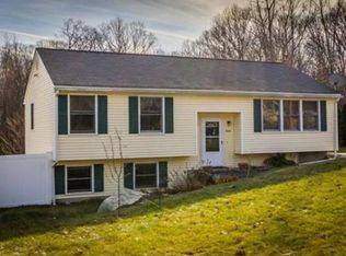 366 Rumonoski Dr, Northbridge, MA 01534