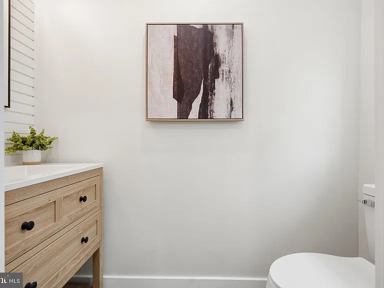 512 S Yewdall St — Photo 15