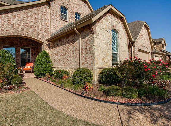 2nd image of 2663 Greyhawk Dr