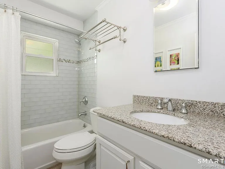 24 Henry St — Photo 10