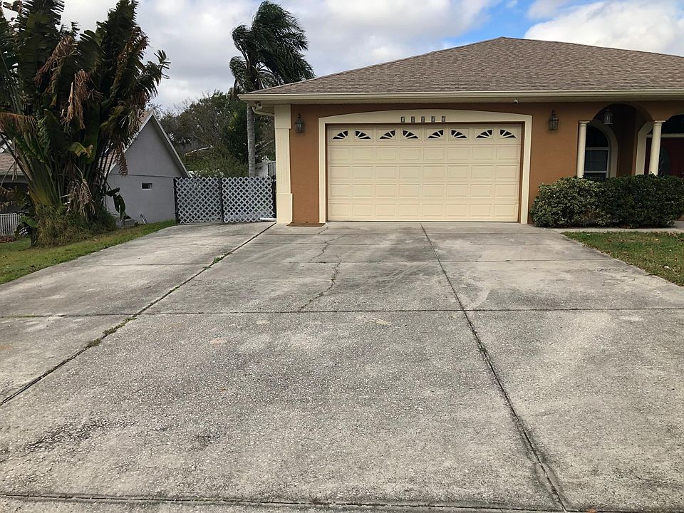 1st image of 10417 Calle De Flores Dr