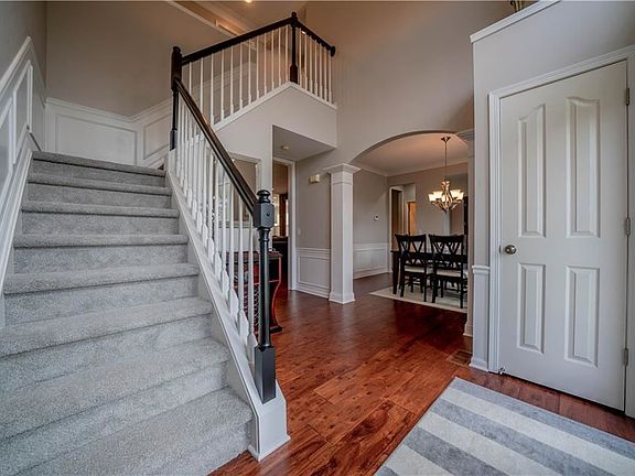 2nd image of 36420 Scottsmour Ct