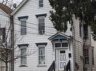 216 Suydam St, New Brunswick, NJ 08901