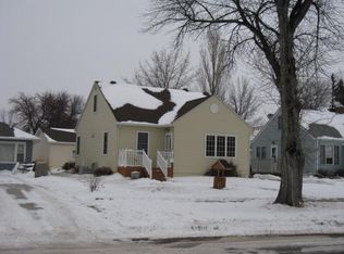 722 12th St NW, East Grand Forks, MN 56721