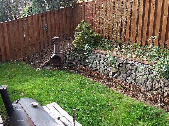 backyard w/ deck