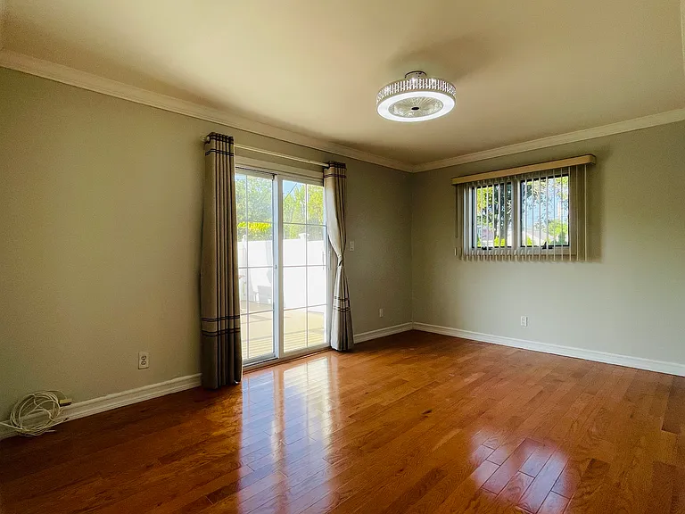 253 Devonshire Dr #1 — Photo 3