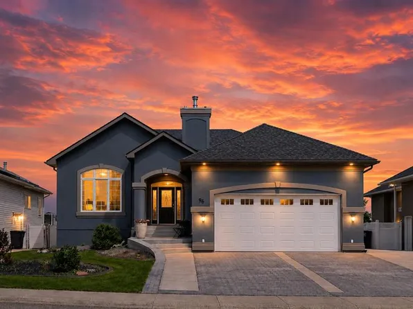 96 W Greystone Close E, Brooks, AB T1R 1M1