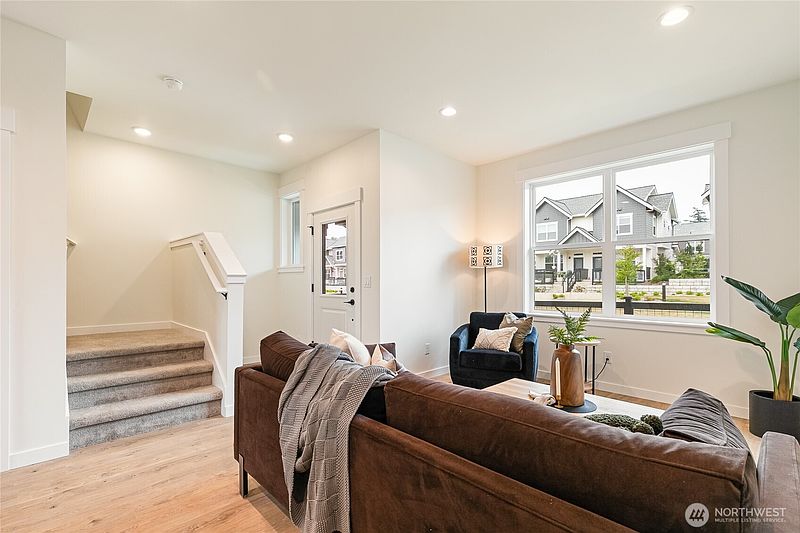5th image of 4238 Melrose Lane