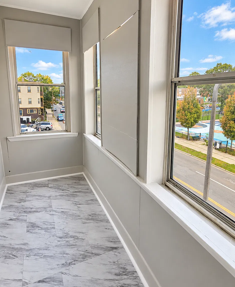 2 bed, 850 sqft, $2,700 — Photo 3