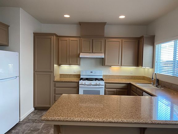 2nd image of 2942 Las Flores Cir