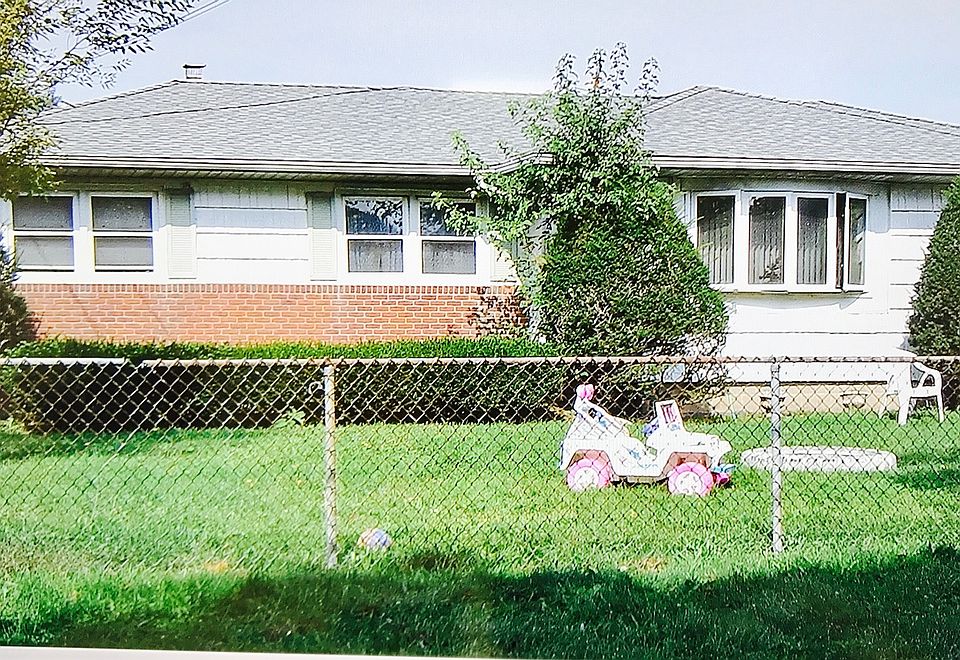 1st image of 83 Hillcrest Ter