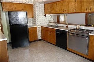 2nd image of 3027 Latimer Ave