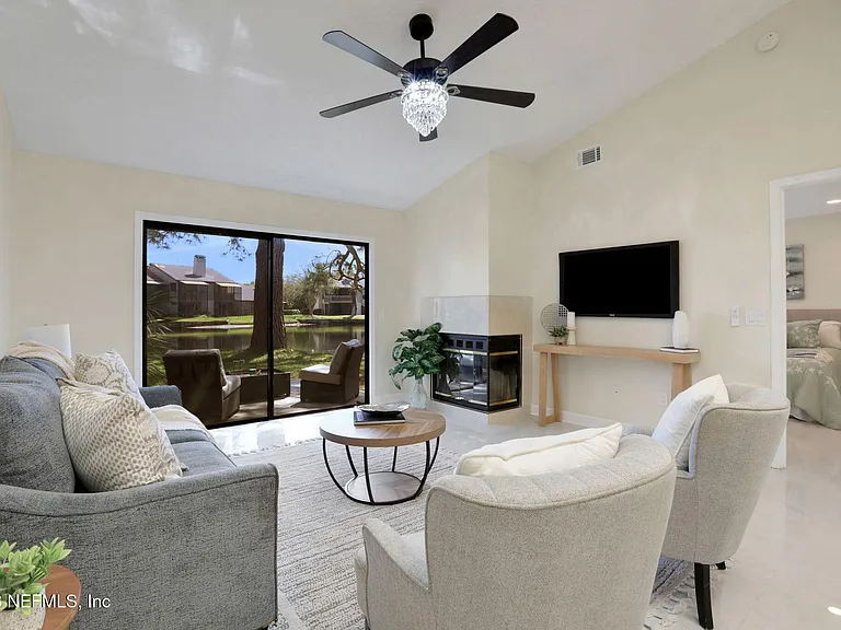 181 Aruba Ln — Photo 20
