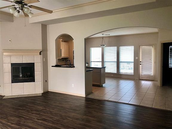 5th image of 145 Cove Cir
