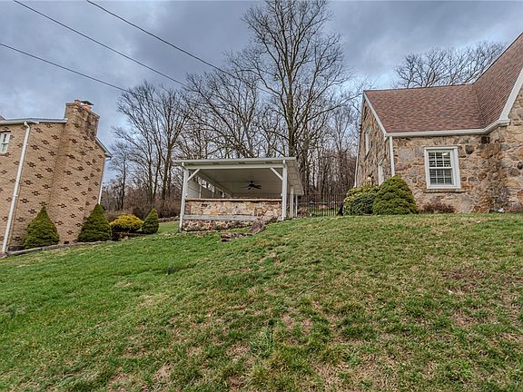 5th image of 1025 Isabella Rd