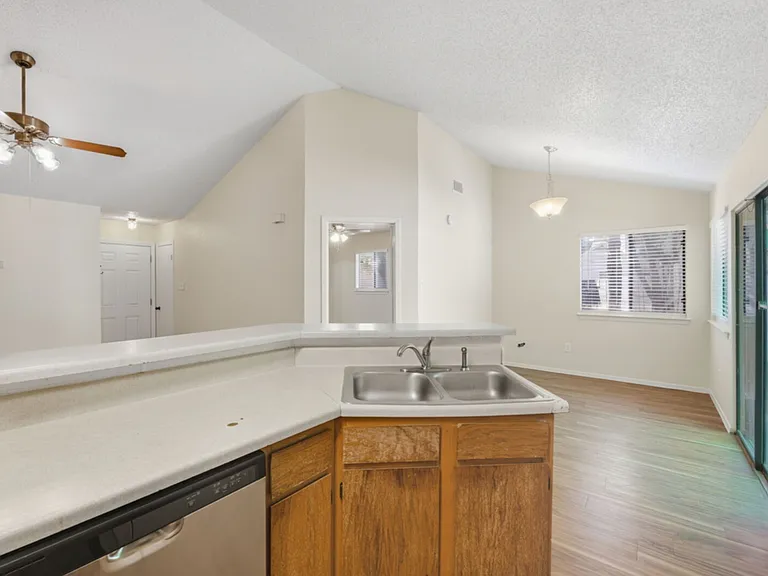 2602 Colquitt Cv #A — Photo 14
