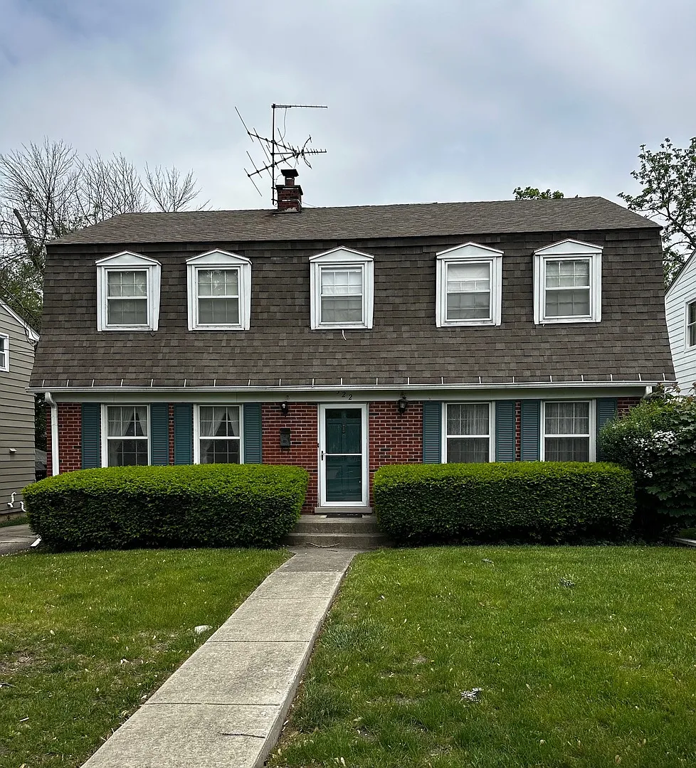 322 Elm St photo 1