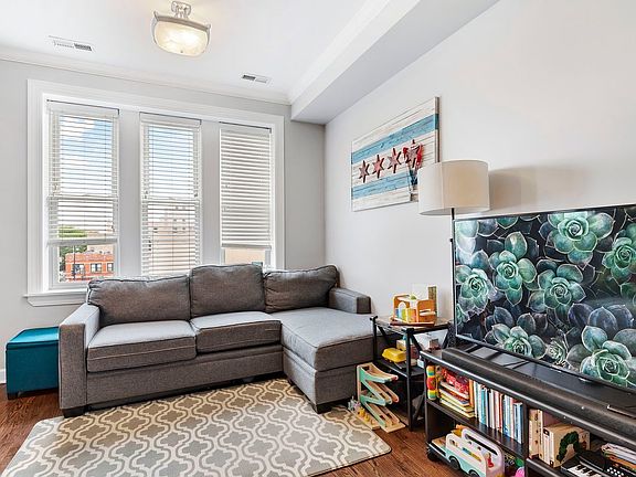 4th image of 540 W Belmont Ave APT 3N