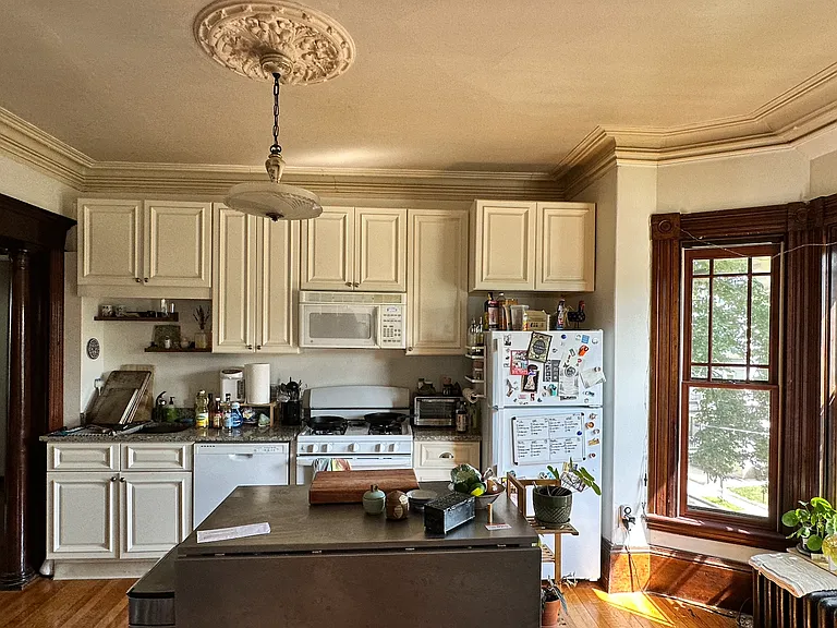 Eat In Kitchen