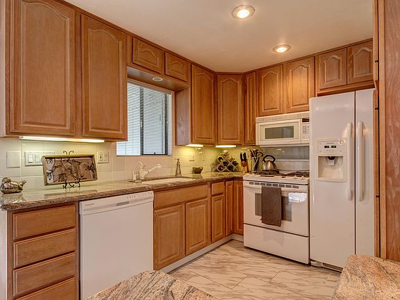 4th image of 5301 Waverly Dr #156