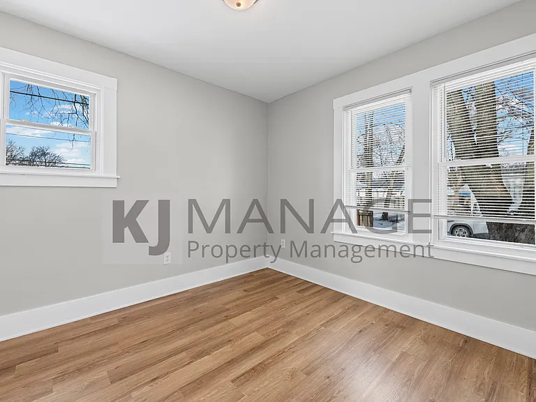 2460 2nd St — Photo 10