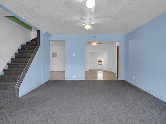 5th image of 124 W Ruth St