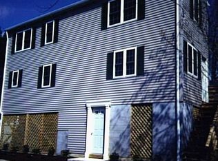 1375 S Pine Creek Rd, Fairfield, CT 06430