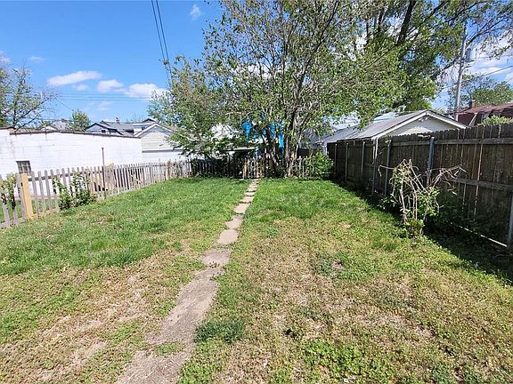 3rd image of 5330 West Ave
