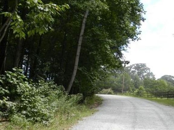 Exterior Neighborhood (street photo)