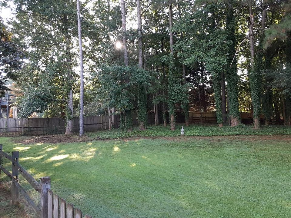 2nd image of 6353 Autumn View Point