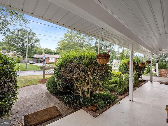 5th image of 9714 Dale Dr