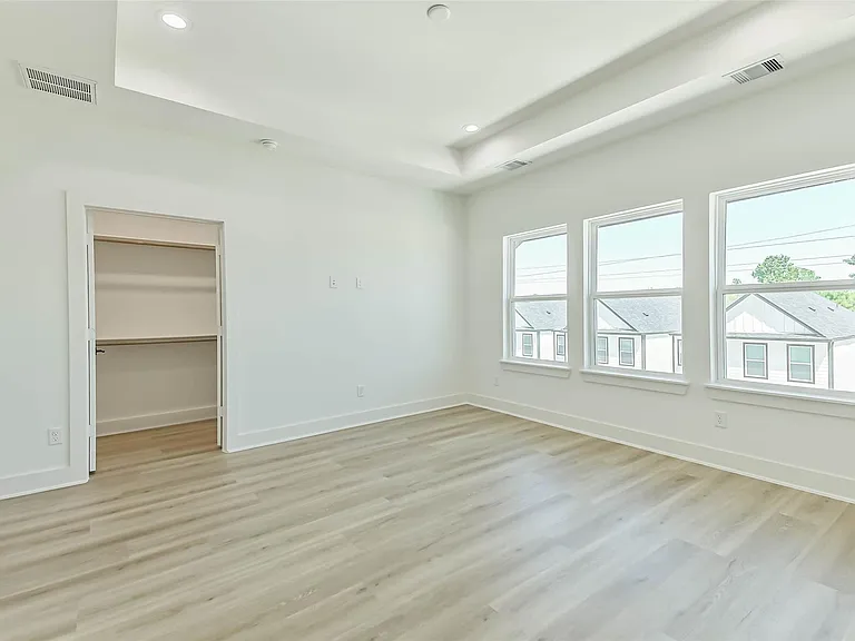 5703 Balbo St #F — Photo 25
