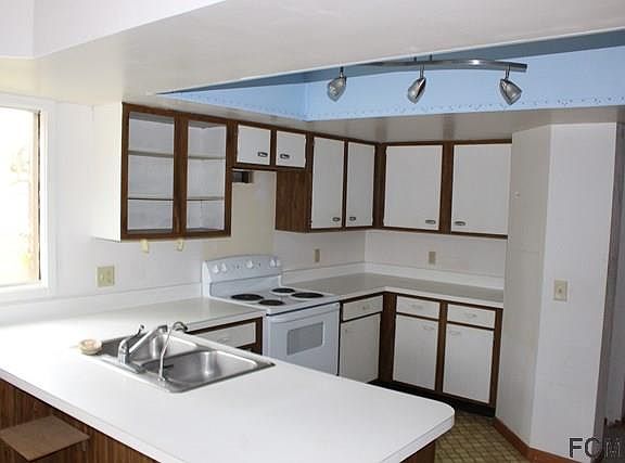 2nd image of 20 Greenbriar Ct