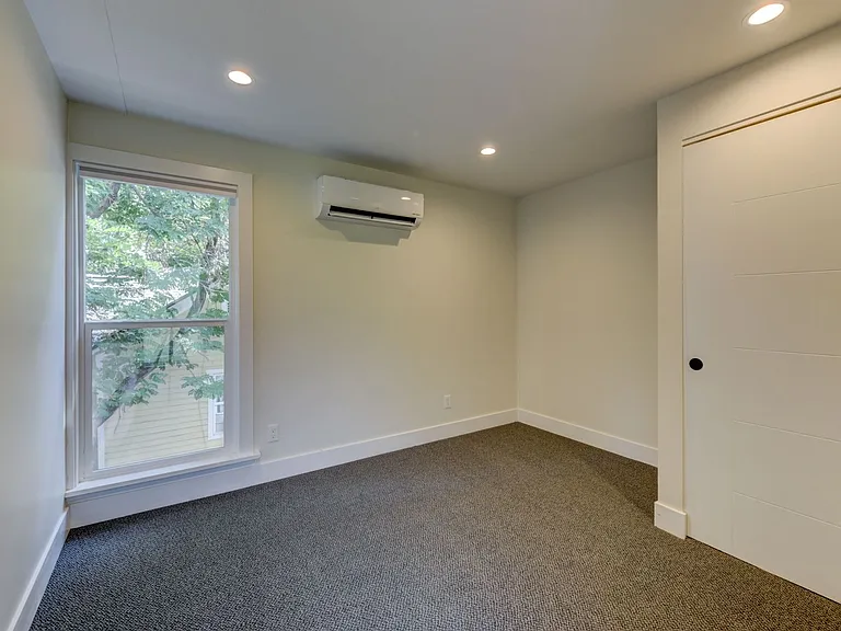616 Marine St. — Photo 17