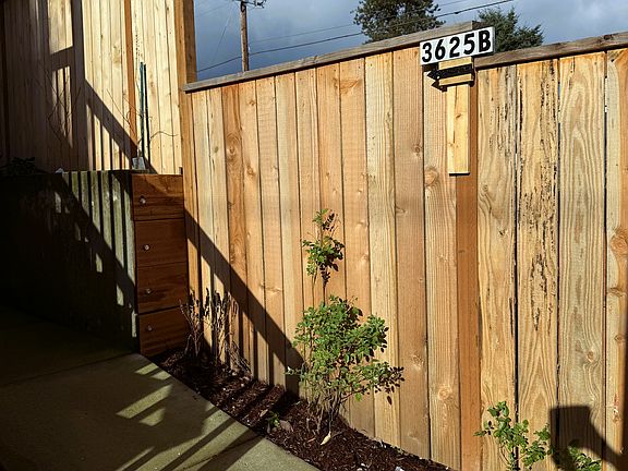 2nd image of 3625 NE 8th Ave Unit B