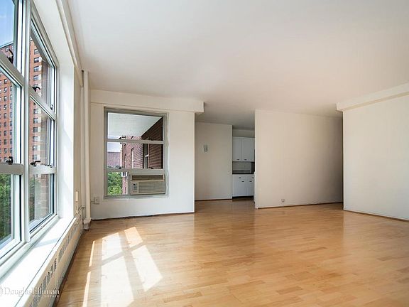 3rd image of 100 La Salle St #6A