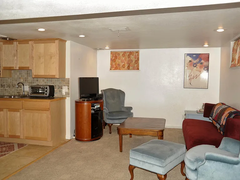424 S Loomis Ave — Photo 16