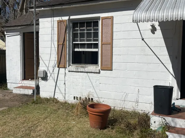 1951 Atkinson St, Brunswick, GA 31520