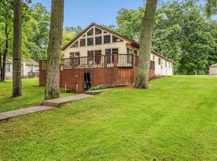 1932 W Parklane Ln, White Cloud, MI 49349