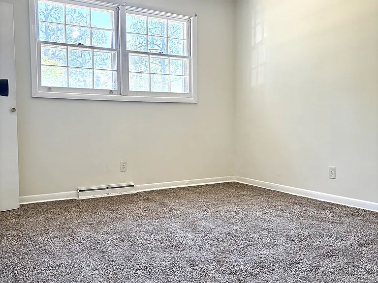 216 Lakeland Dr — Photo 7