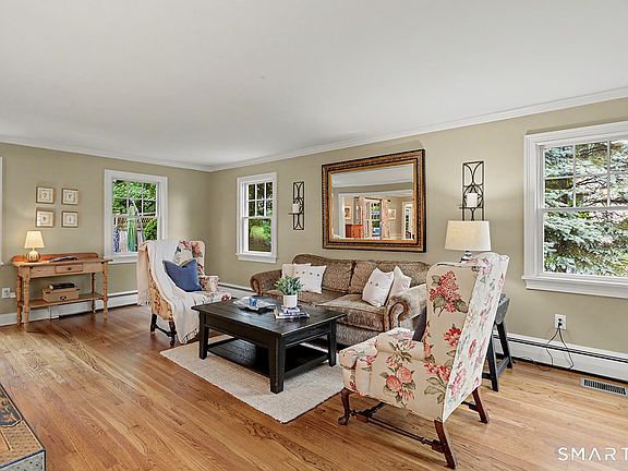 5th image of 83 Lamplighter Lane