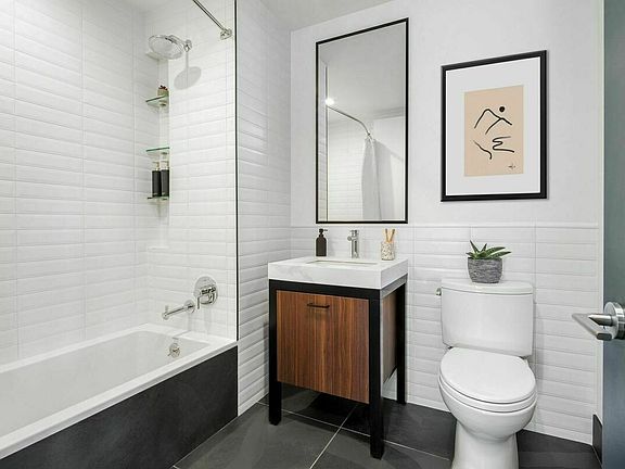 4th image of 475 Clermont Ave #643