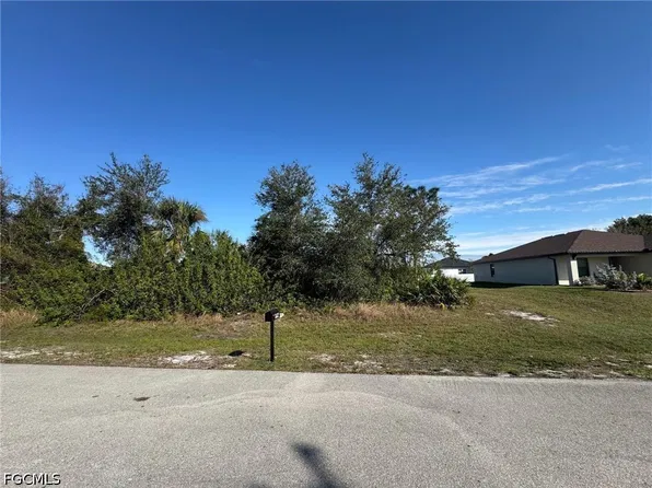 3601 NE 18th Pl, Cape Coral, FL 33909