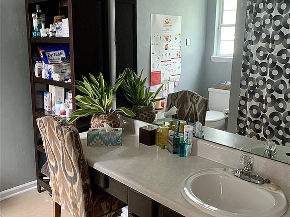 5th image of 8227 Balmoral Dr